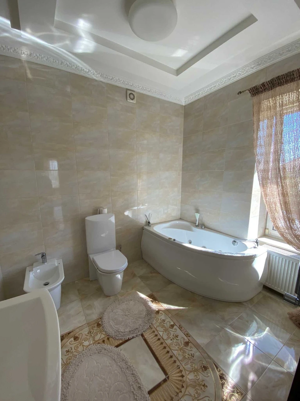 For Sale House in Tiyrova, Zolotaya Gorka 289 m² 15 acres