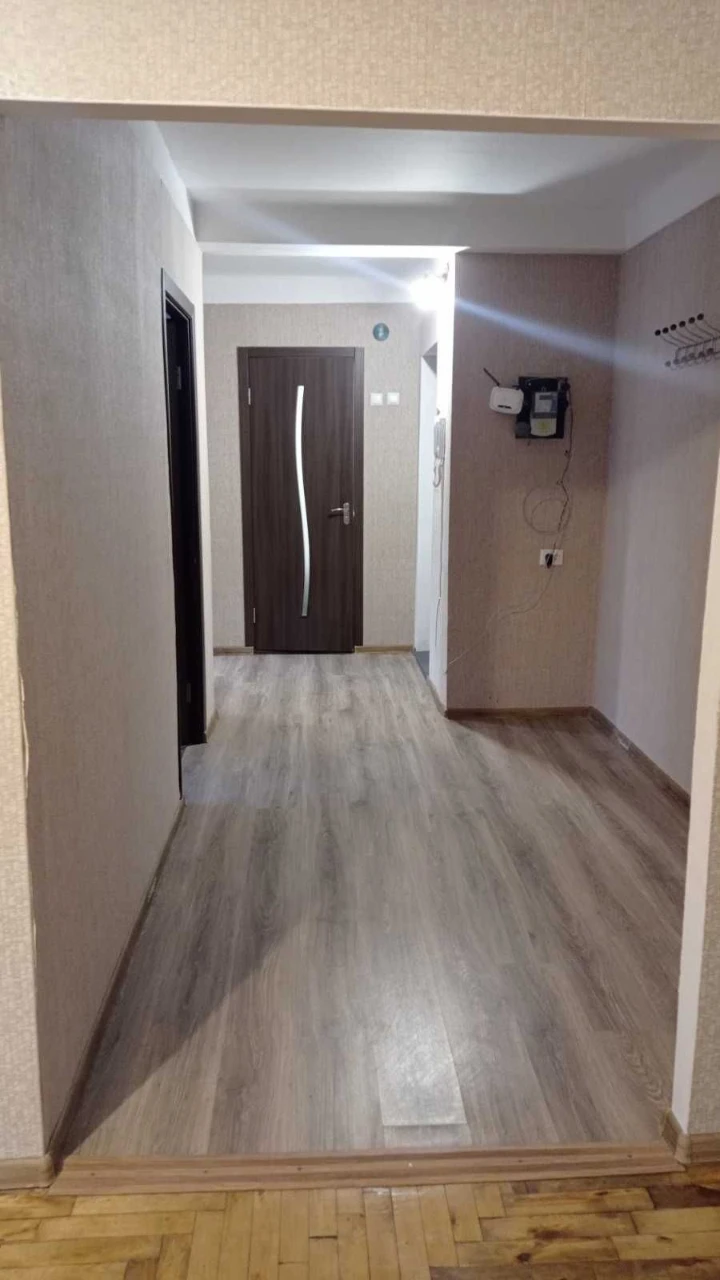 Продается двухкомнатная квартира по ул. Кремлевская, ремонт