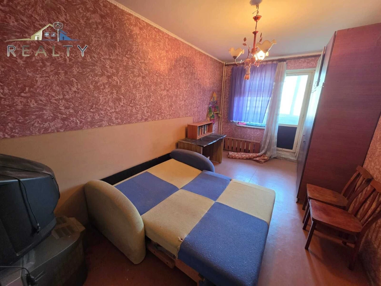 Продажа 4-комнатной квартиры. Район Хортица (213-424-042)