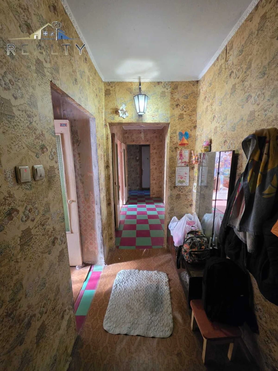 Продажа 4-комнатной квартиры. Район Хортица (213-424-042)