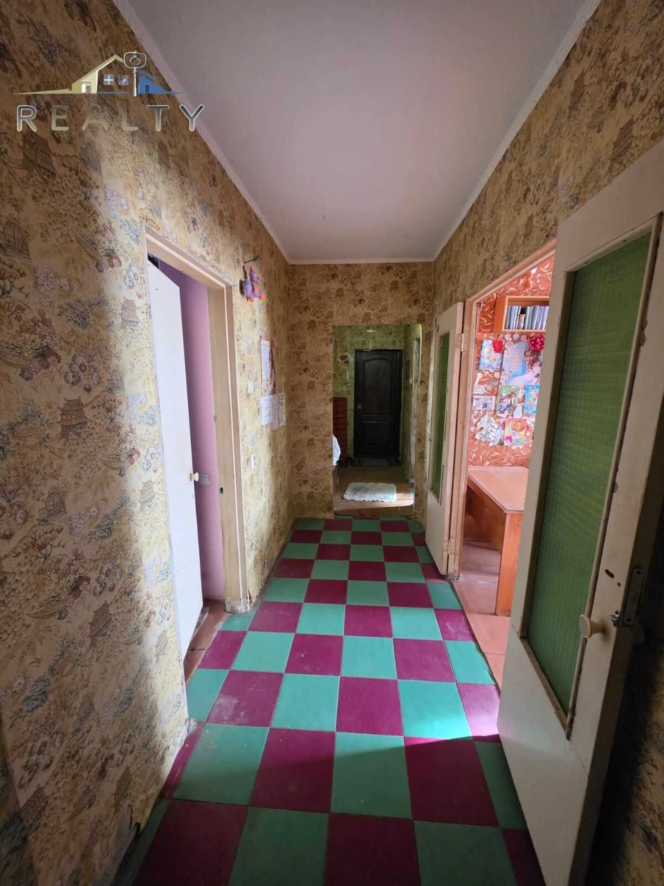 Продажа 4-комнатной квартиры. Район Хортица (213-424-042)
