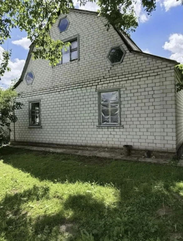 Brick house for sale without interior finishing