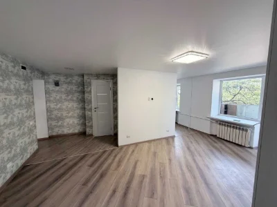 For sale 2-bedroom apartment on Street Stepan Bandera | Brick