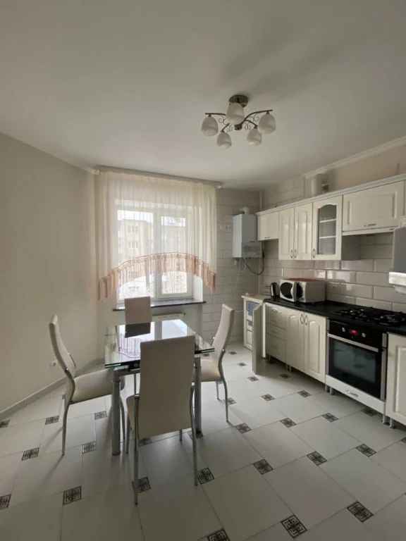 Продажа 3-комнатной квартиры в районе 33