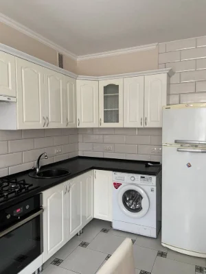 Продажа 3-комнатной квартиры в районе 33
