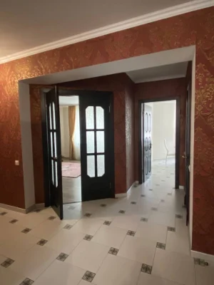 Продажа 3-комнатной квартиры в районе 33