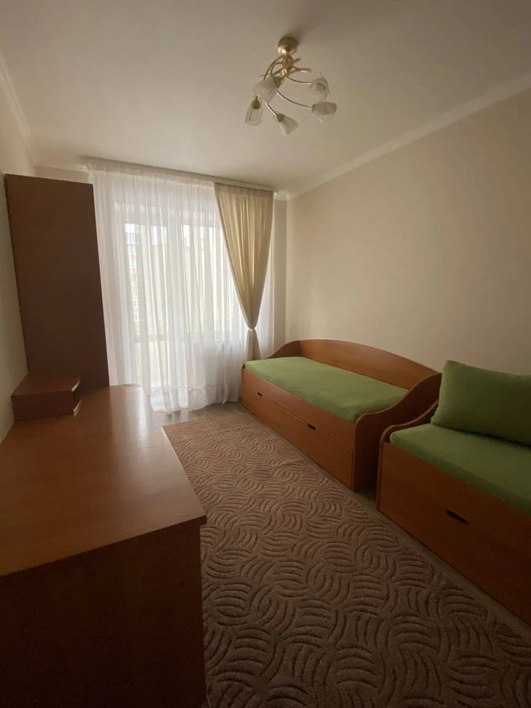Продажа 3-комнатной квартиры в районе 33