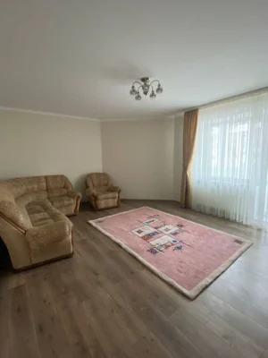 Продажа 3-комнатной квартиры в районе 33