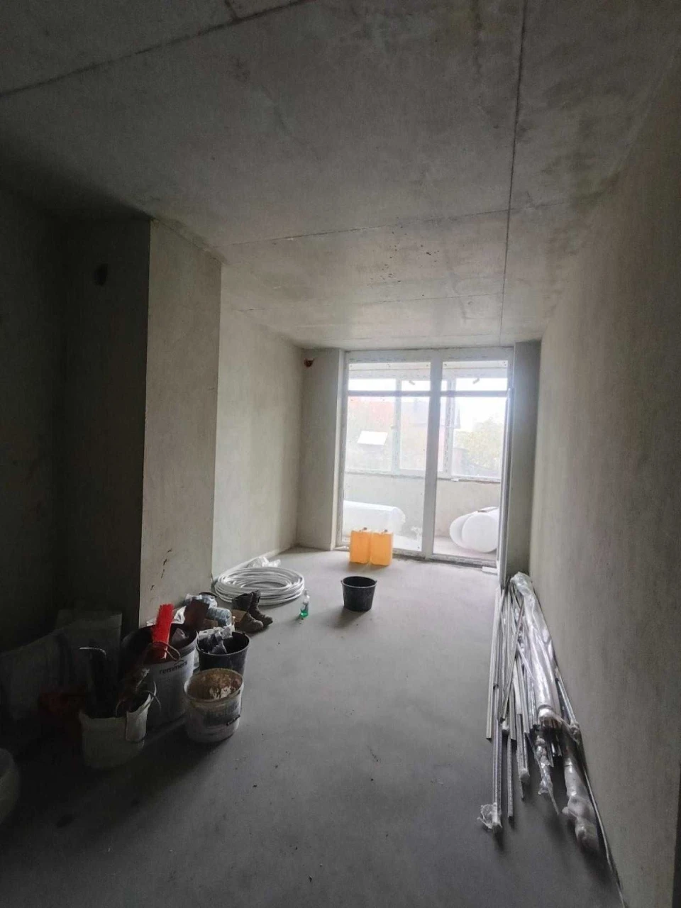 Sale of a 1-bedroom apartment in a new building, price lower than the developer's