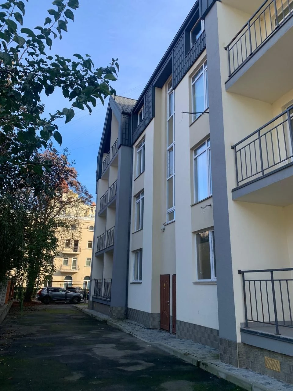 Sale of a 2-room apartment 55 sq.m. in a club house on вул. Makiivs