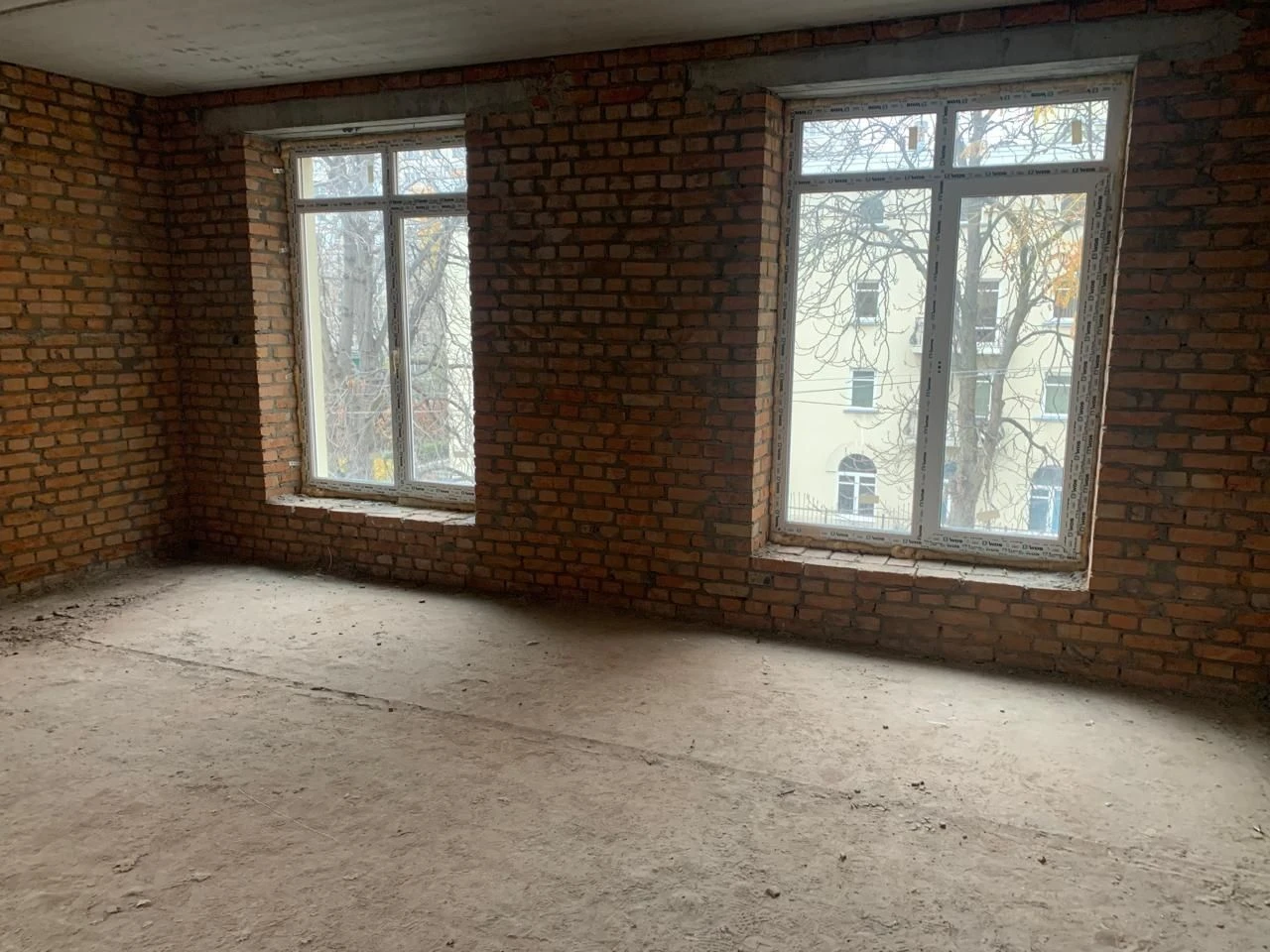 Sale of a 2-room apartment 55 sq.m. in a club house on вул. Makiivs