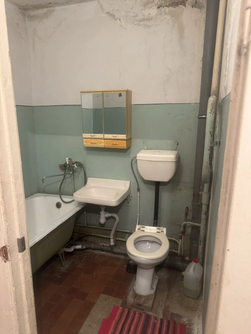 For Sale: Real 1-bedroom apartment, Czech style, 2nd floor, "Topole" residential area -