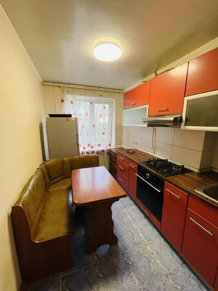 Продам 2-к квартиру с ремонтом и супер локацией район ул П К
