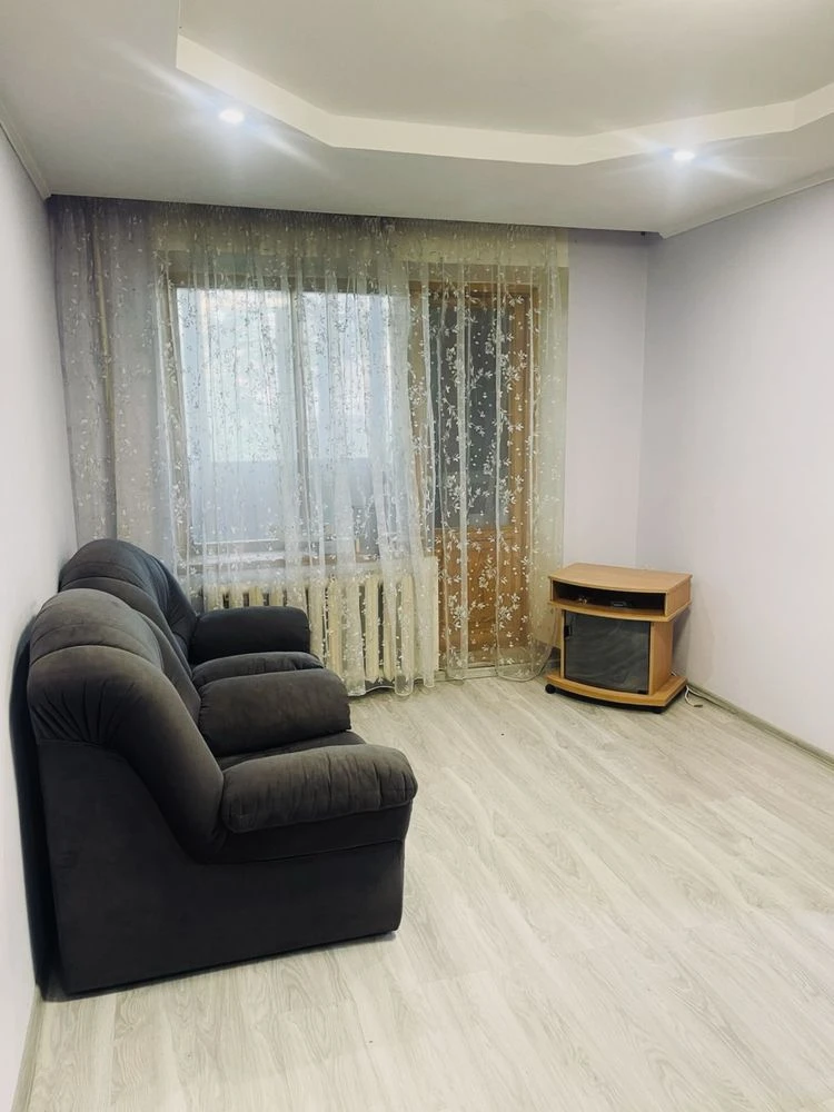Продам 2-к квартиру с ремонтом и супер локацией район ул П К