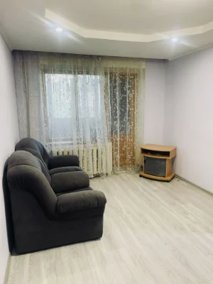 Продам 2-к квартиру с ремонтом и супер локацией район ул П К