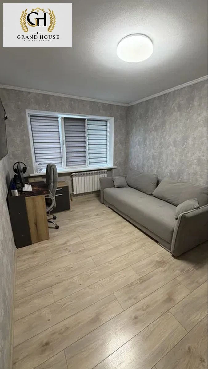 Продам трикімнатну квартиру з сучасним ремонтом. Шкільний.