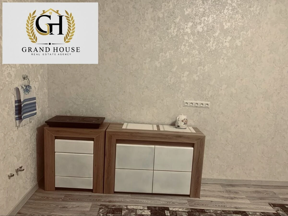 Продам крупногабаритну 2 кім біля дитячої обласної лікарні