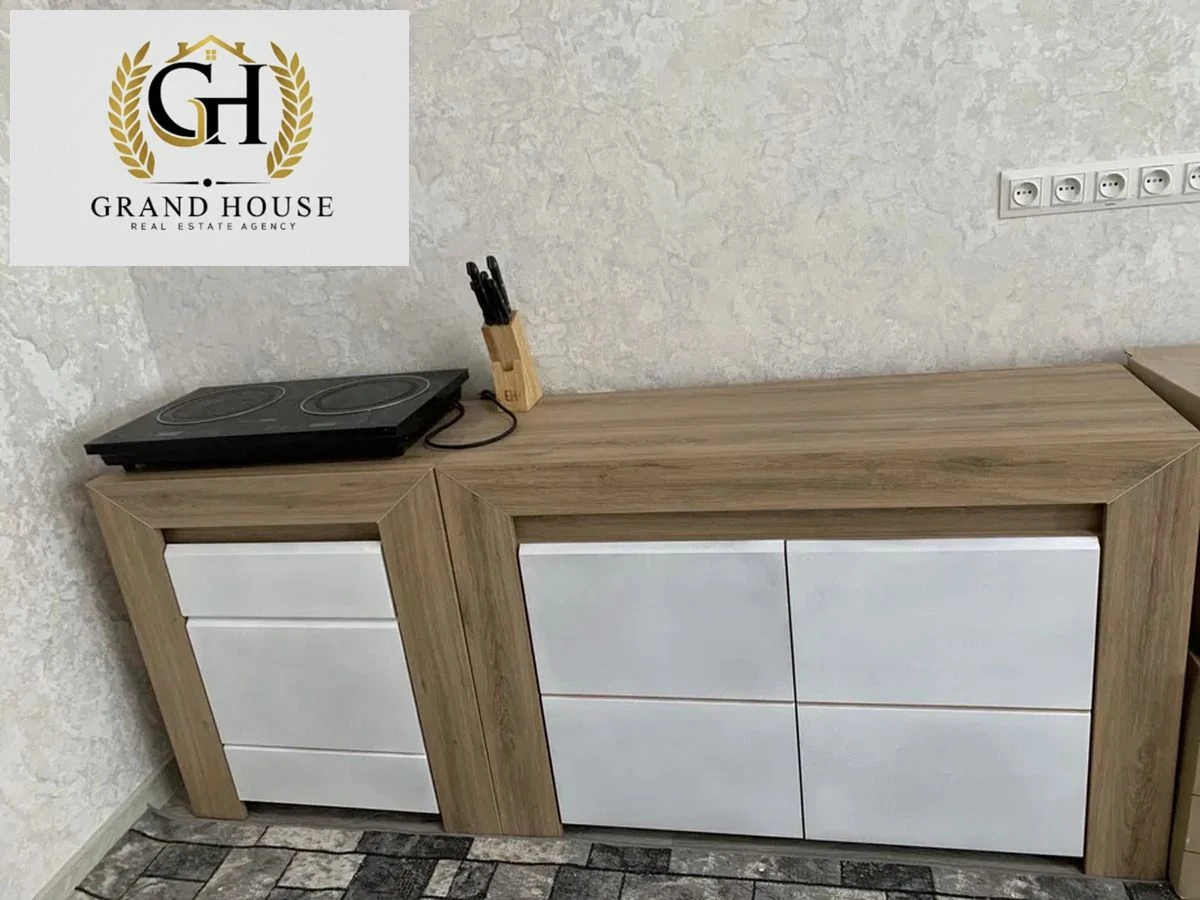 Продам крупногабаритну 2 кім біля дитячої обласної лікарні