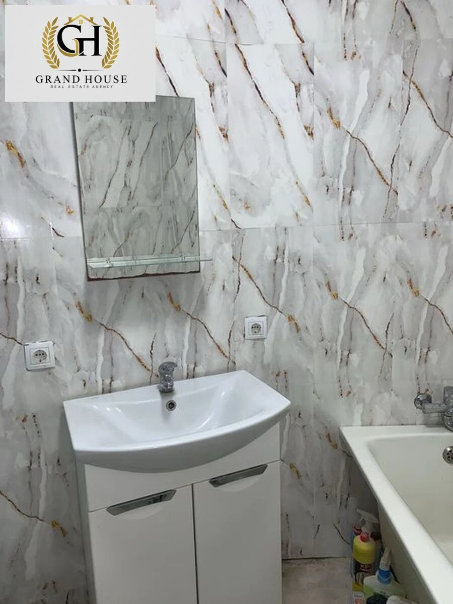 Продам крупногабаритну 2 кім біля дитячої обласної лікарні
