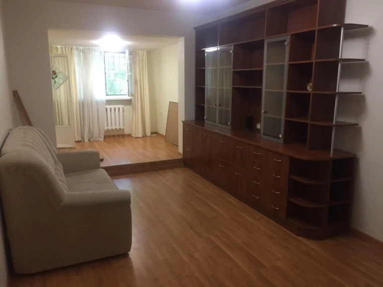 Продам квартиру 3 ком на филатова 10