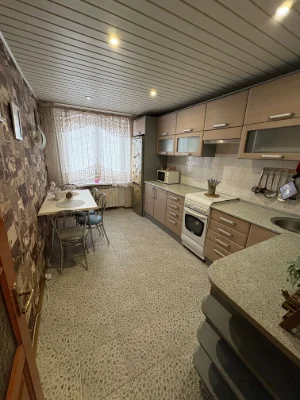 Продається 3-кімнатна квартира в центрі міста
