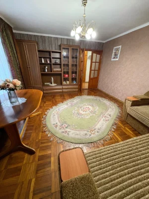 Продається 3-кімнатна квартира в центрі міста