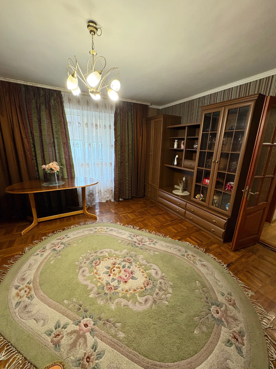 Продається 3-кімнатна квартира в центрі міста