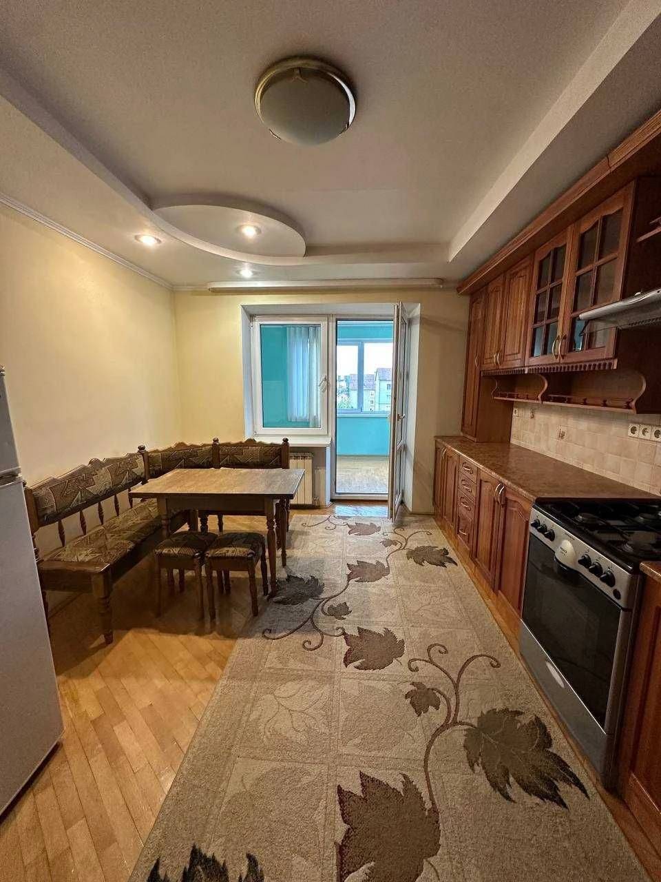 Large 4-bedroom apartment - Sections