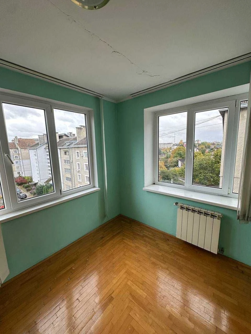 Large 4-bedroom apartment - Sections