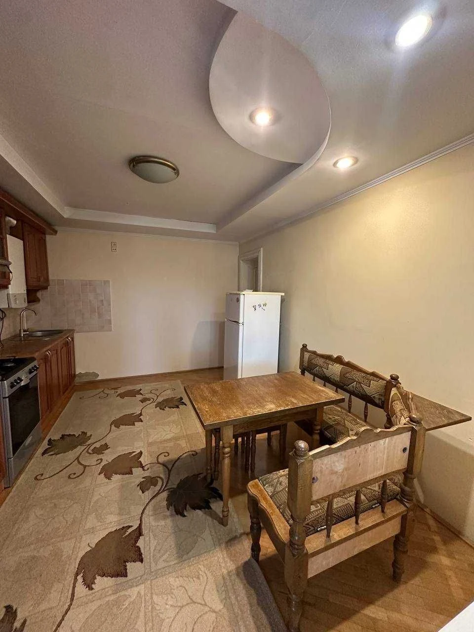 Large 4-bedroom apartment - Sections