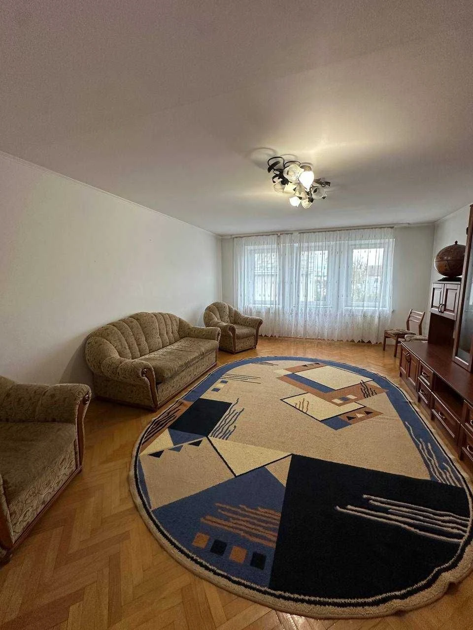 Large 4-bedroom apartment - Sections