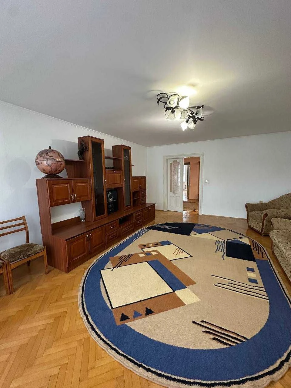 Large 4-bedroom apartment - Sections