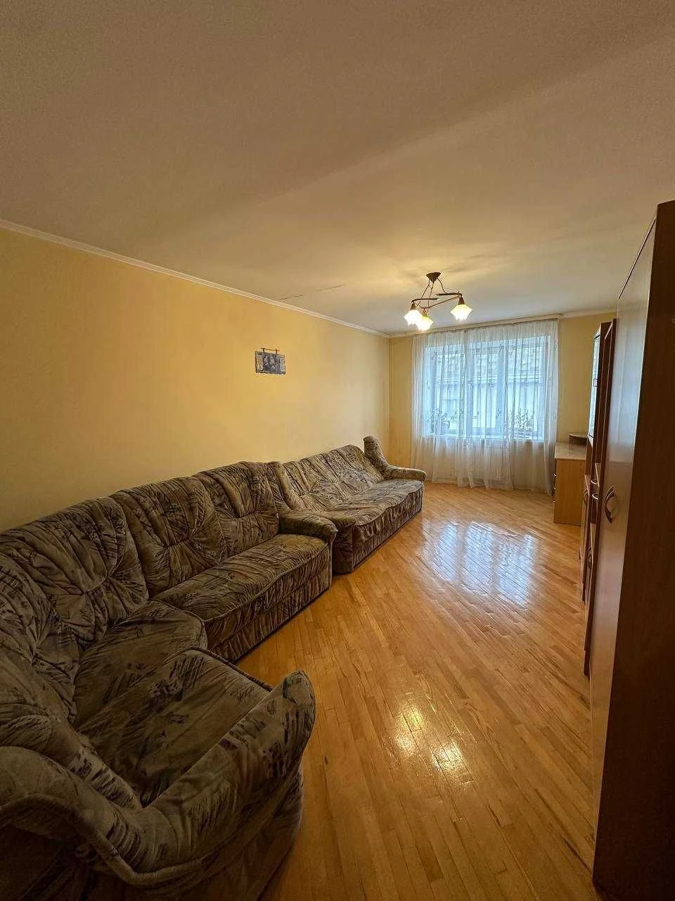 Large 4-bedroom apartment - Sections