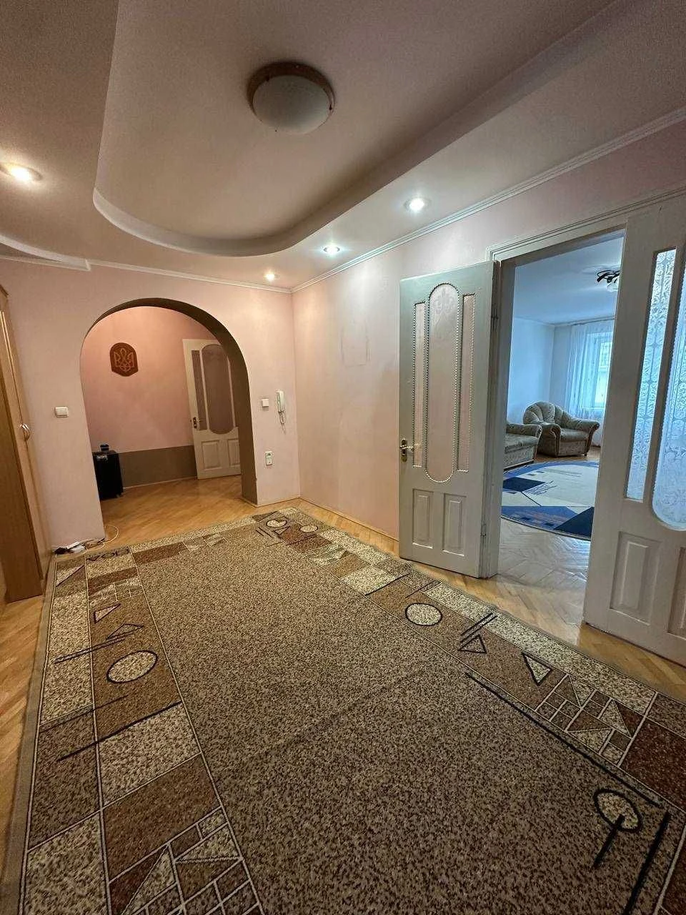 Large 4-bedroom apartment - Sections