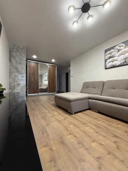 Apartment for Sale: 2-bedroom apartment in Uzhhorod