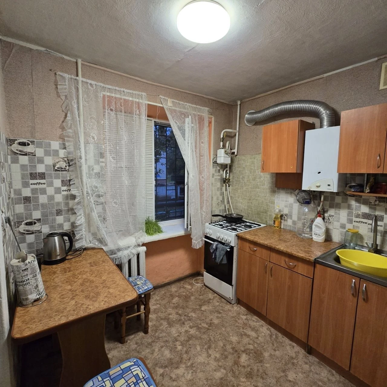 For Sale: 2-room apartment on Victory Square.