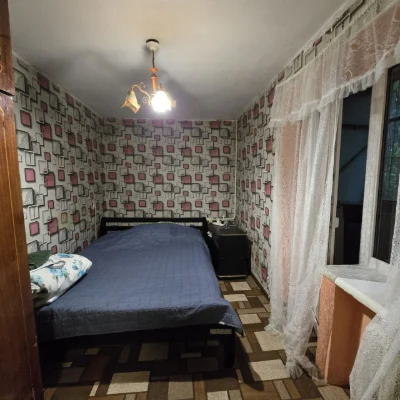 For Sale: 2-room apartment on Victory Square.