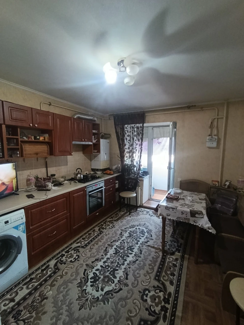 Продаю 2 х кім квартиру з автономним опаленням!