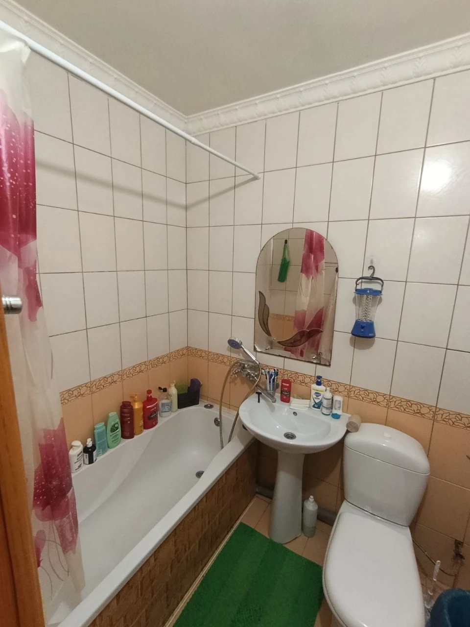 Продаю 2 х кім квартиру з автономним опаленням!