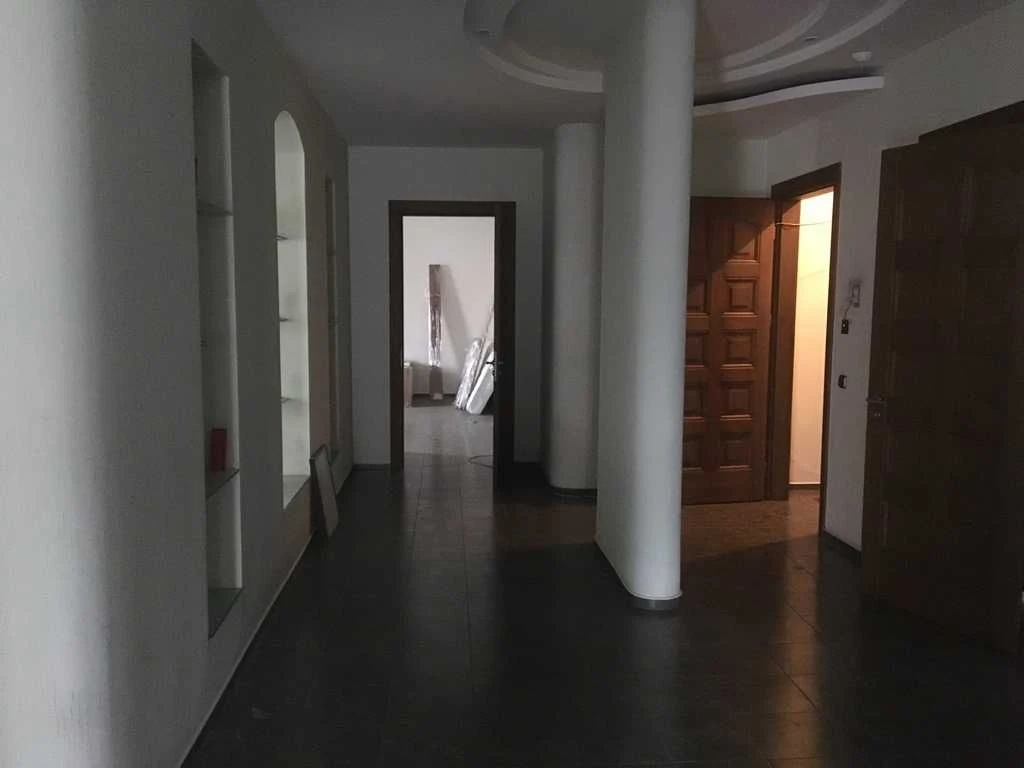 3-room apartment 193 sq.m, new building, center "Palats Ukraina", Ukraine