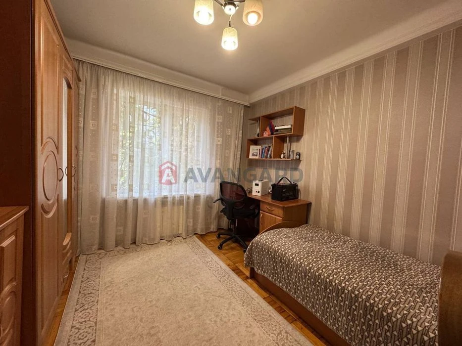 Продаж 3 кімнатної чешки заїзджай/живи по вул.Шкільна