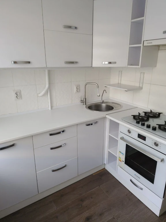 For Sale: Two-Room Apartment with Parking near Kobzarskaya Street