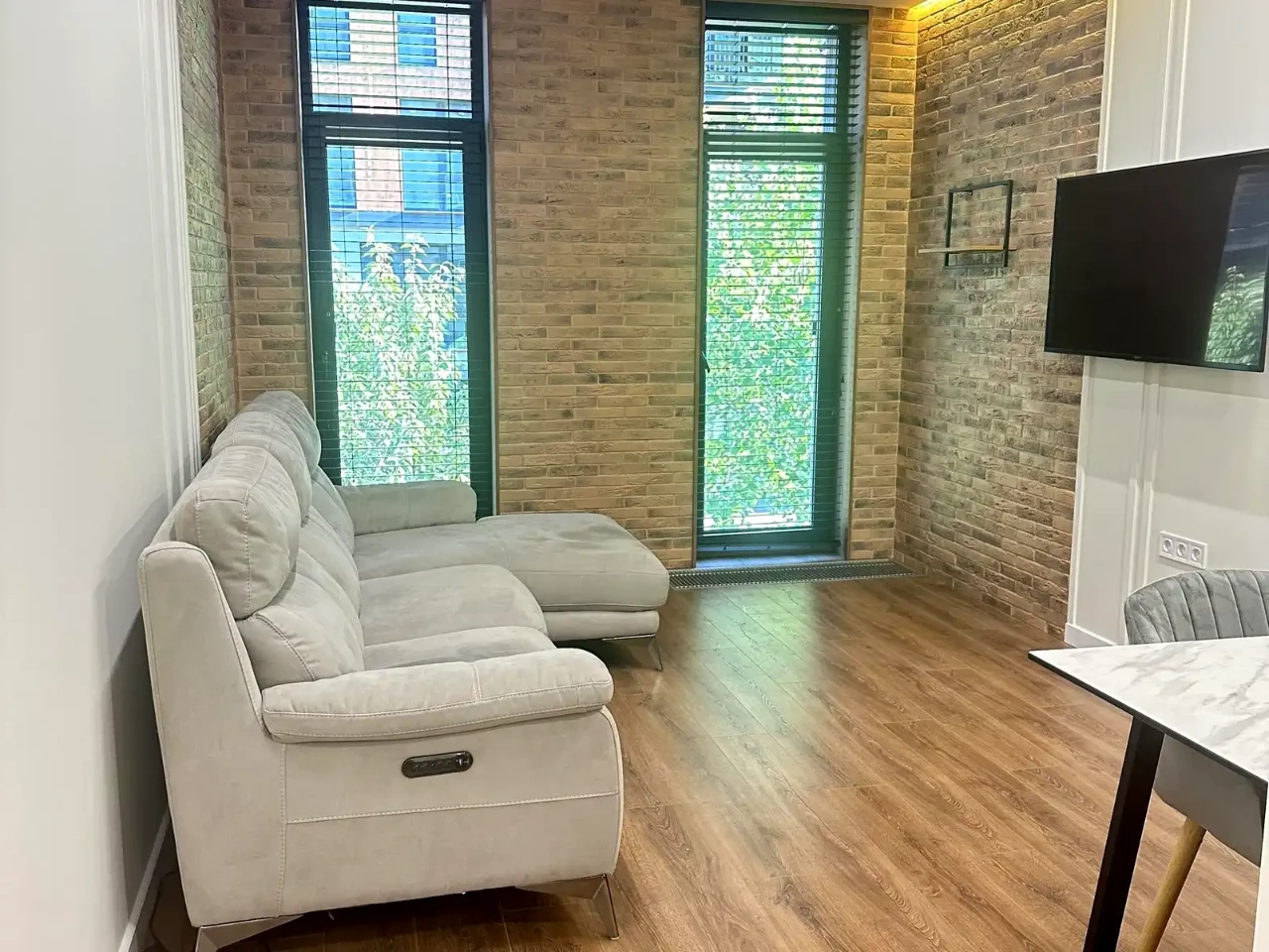 Rent 2-bedroom apartment 46 m² on the 2nd floor