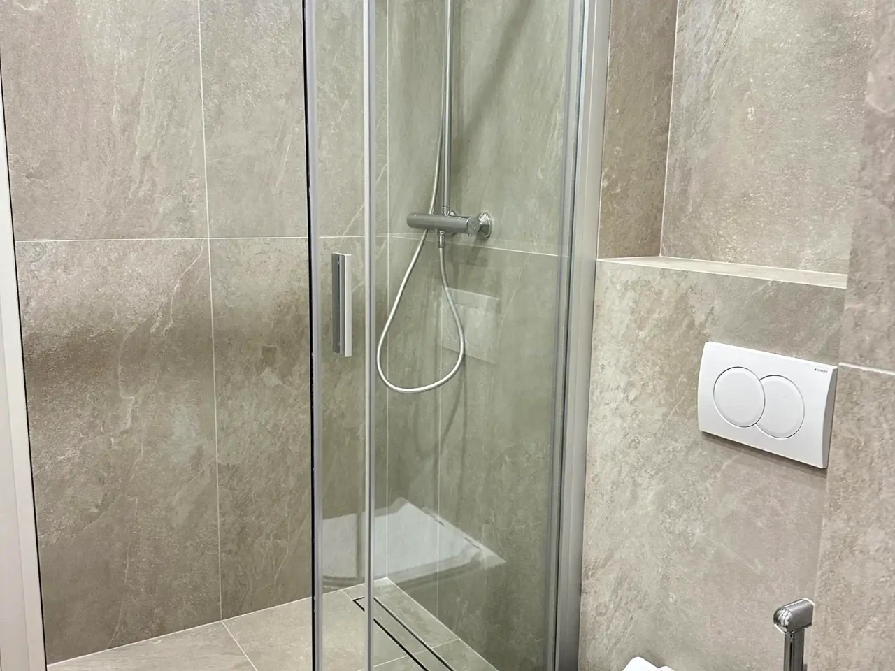 Rent 2-bedroom apartment 46 m² on the 2nd floor