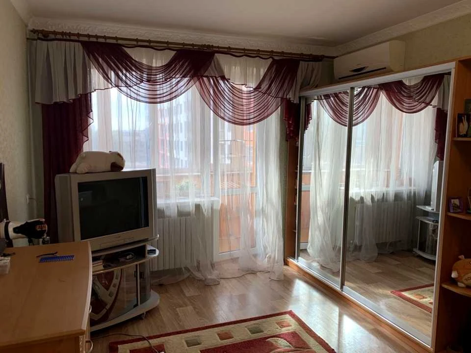 Apartment. Dnipro, Levka Luk'yanenka st.