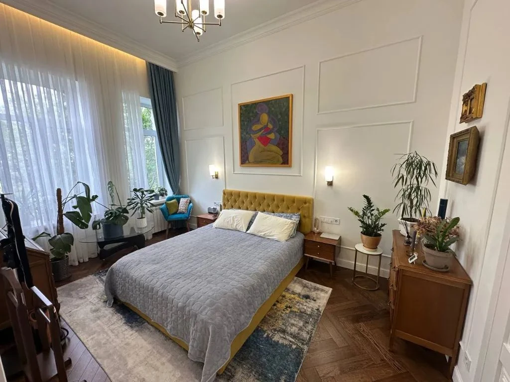 Продається 2-кімнатна квартира, Центр