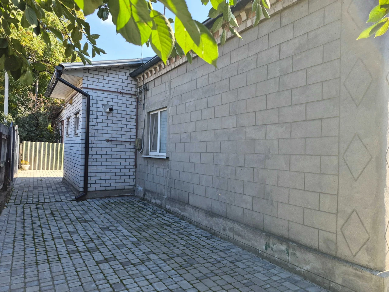 For sale house on V. Krichevsogo Street, near Frunzensky district