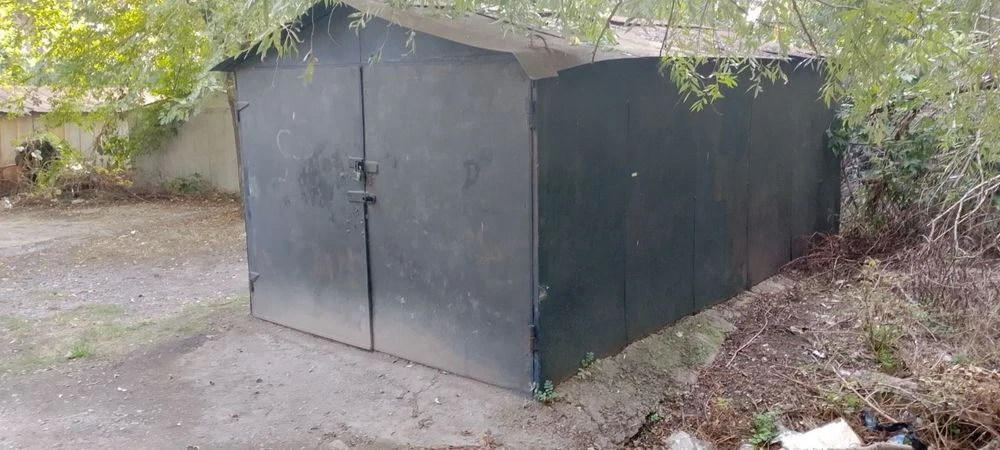 Garage in Шевchenkivskyi district