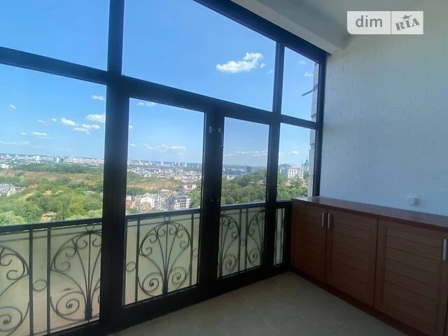 Sale of 8k apartment 328.5 sq. m on Velyka Zhytomyrska 20 street