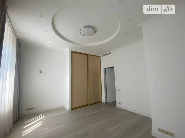 Sale of 8k apartment 328.5 sq. m on Velyka Zhytomyrska 20 street